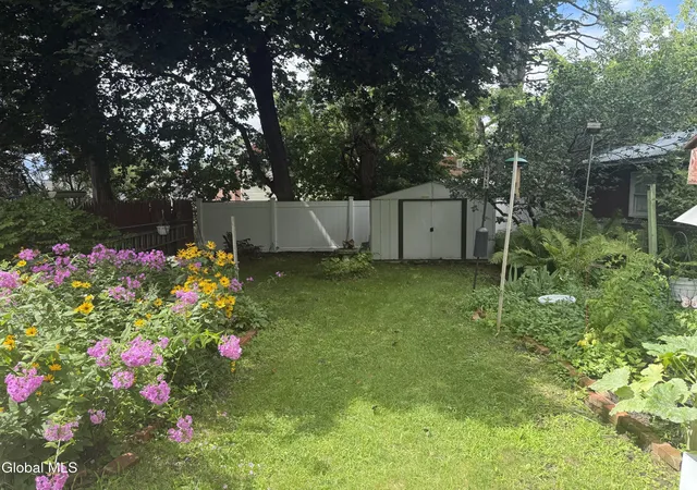 5th image of 215 Elder St, Schenectady, NY 12304 | MLS# 202623156
