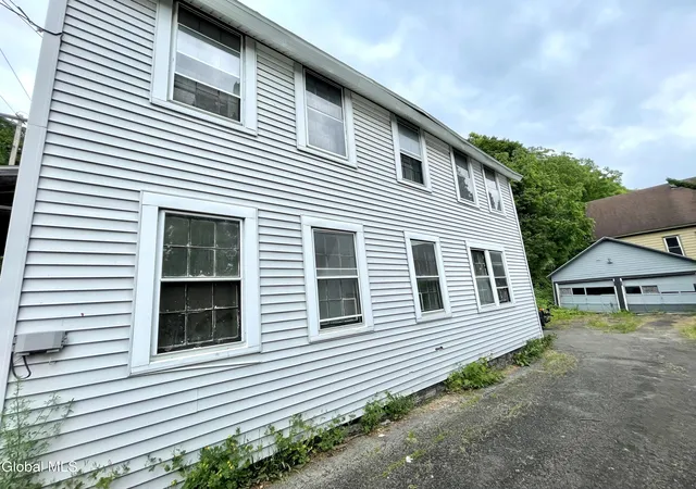 12th image of 197 Vrooman Ave, Amsterdam, NY 12010 | MLS# 202623146