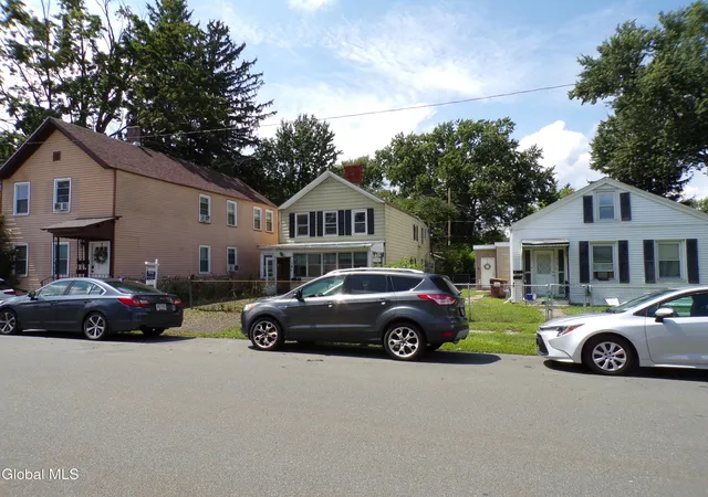 Listing Photo 4 - Condo for sale in building located at 709 4th Ave, Troy, NY 12182