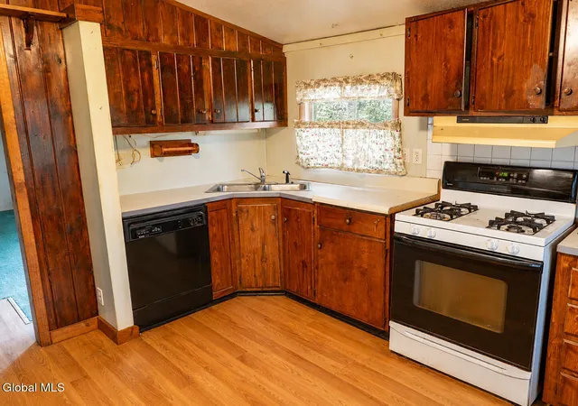 Photo 3 of Sale Pending at 719 S Green Rd, Sprakers, NY 12166 | MLS# 202623160 | Listing updated on 2026-08-28