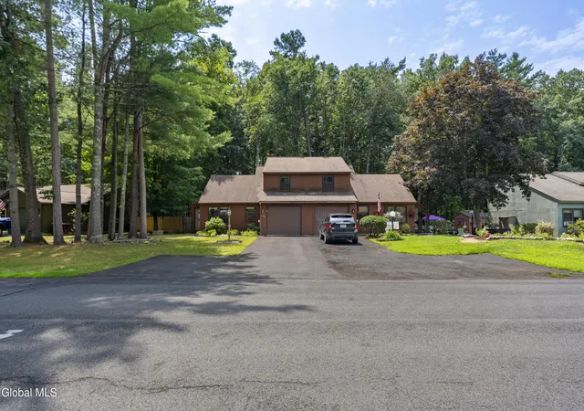 21st image of 65 Pepperbush Pl, Ballston Spa, NY 12020 | MLS# 202624247