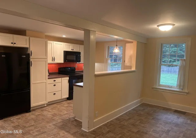 Photo 4 of Single family home for sale at 947 Charlton Rd, Schenectady, NY 12302 | MLS# 202623229 | Listing updated on 2026-08-24