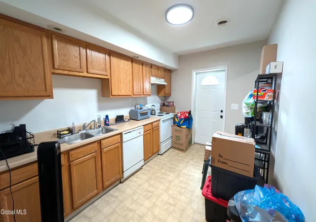 Listing Photo 4 - Condo for sale in building located at 1313 Broadway, Watervliet, NY 12189