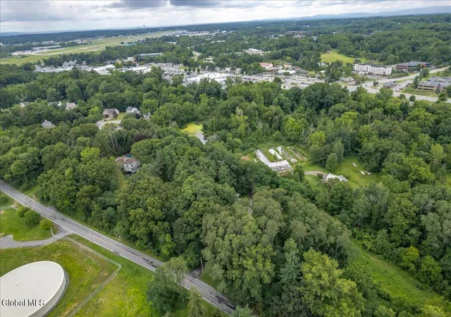 2nd image of 4070 River Rd, Schenectady, NY 12309 | MLS# 202623336