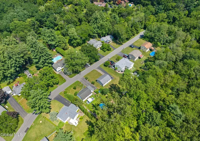 25th image of 39 E Fernbank Ave, Delmar, NY 12054 | MLS# 202623973