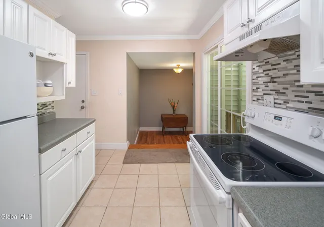 Photo 4 of Sale Pending at 39 E Fernbank Ave, Delmar, NY 12054 | MLS# 202623973 | Listing updated on 2026-08-21