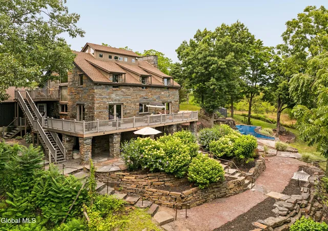 Photo 4 of Single family home for sale at 567 4 Mile Point Rd, Athens, NY 12015 | MLS# 202623719 | Listing updated on 2026-08-17