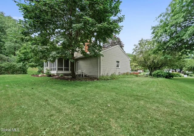 4th image of 3 Tomohawk Pl, Johnstown, NY 12095 | MLS# 202623291