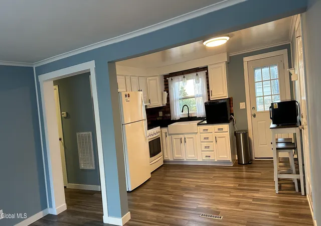 4th image of 34 Margaret Dr, Ballston Spa, NY 12020 | MLS# 202623549