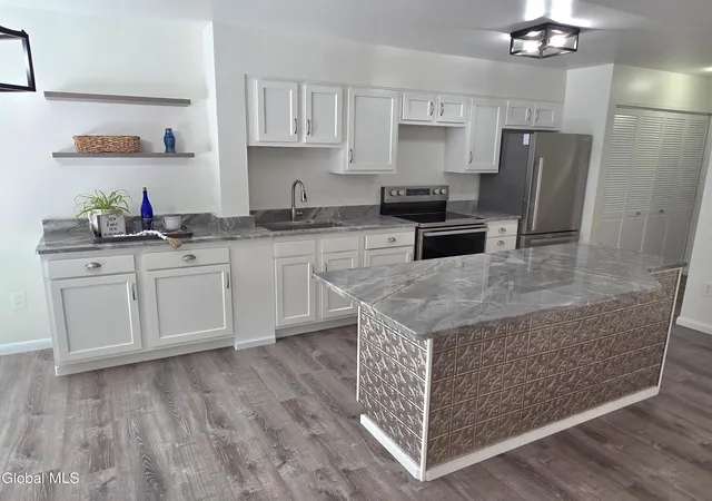 Photo 3 of Townhouse for sale at 32 Old Coach Rd, Clifton Park, NY 12065 | MLS# 202623269 | Listing updated on 2026-09-17