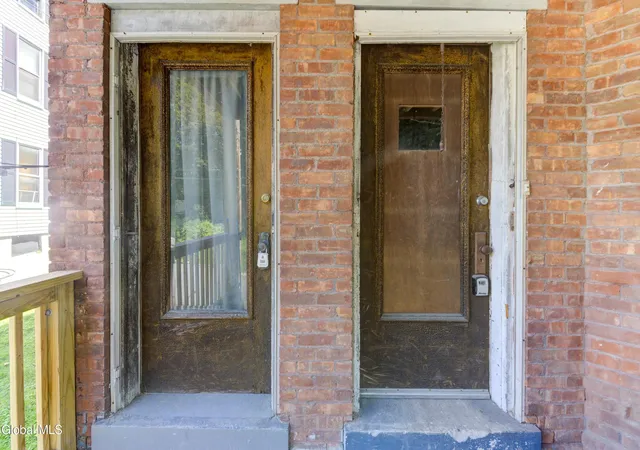 Listing Photo 4 - Condo for sale in building located at 223-225 Vrooman Ave, Amsterdam, NY 12010