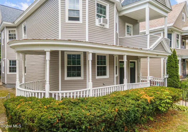 Listing Photo 5 - Condo for sale in building located at 1109 Glenwood Blvd, Schenectady, NY 12308
