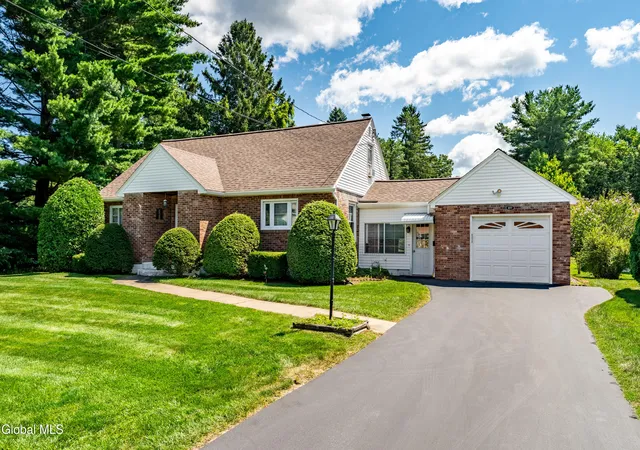 2nd image of 1277 Floral Ave, Schenectady, NY 12306 | MLS# 202623468