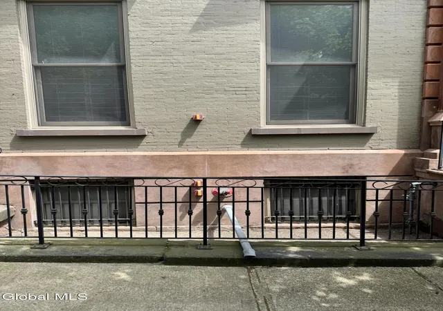 Listing Photo 5 - Condo for sale in building located at 11 Ten Broeck St, Albany, NY 12210