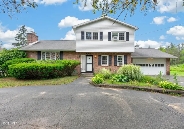 1st image of 585 Saint David's Ln, Schenectady, NY 12309 | MLS# 202623490