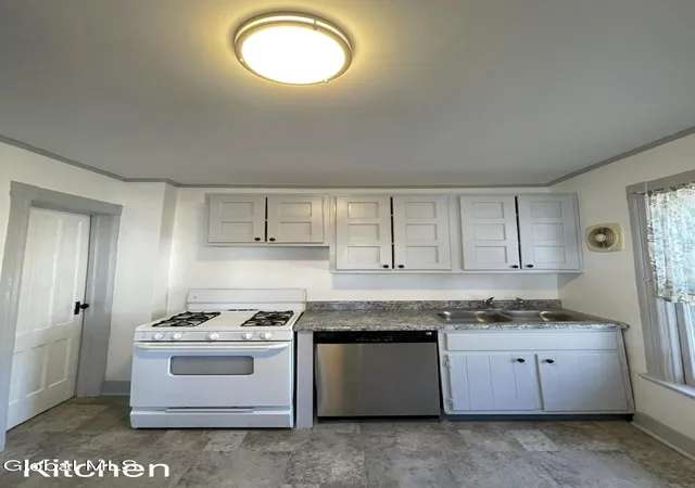 Listing Photo 5 - Condo for sale in building located at 28 Hunter St, Glens Falls, NY 12801