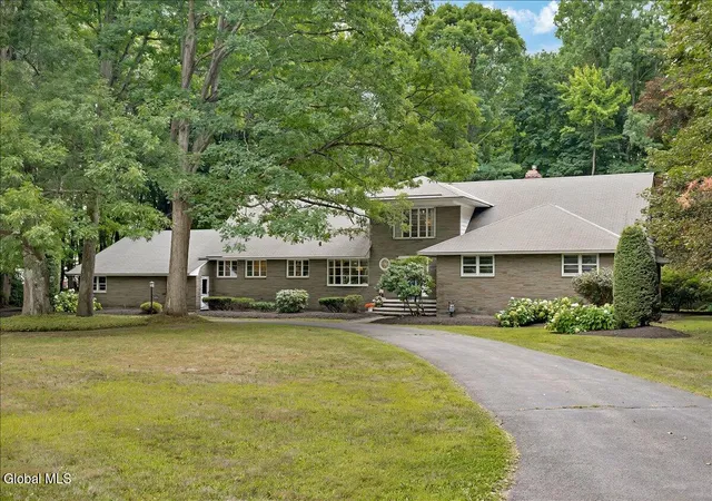 2nd image of 1005 Fairlane Rd, Schenectady, NY 12306 | MLS# 202623835