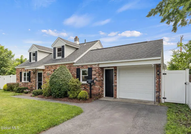 Photo 3 of Sale Pending at 1021 Roberta Rd, Schenectady, NY 12303 | MLS# 202623502 | Listing updated on 2026-08-28