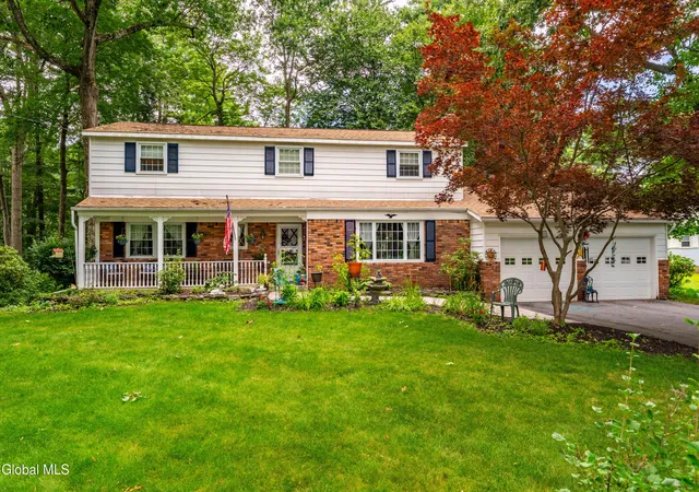Photo 2 of Sale Pending at 2 Valdepenas Ln, Clifton Park, NY 12065 | MLS# 202623434 | Listing updated on 2026-09-07