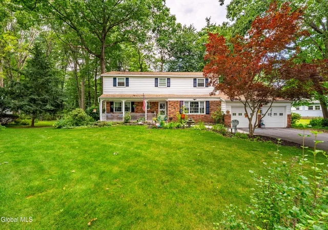 Photo 3 of Sale Pending at 2 Valdepenas Ln, Clifton Park, NY 12065 | MLS# 202623434 | Listing updated on 2026-09-07
