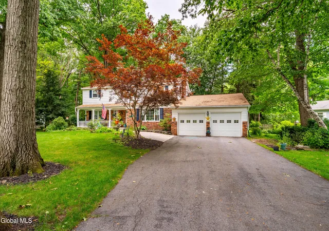 Photo 3 of Sale Pending at 2 Valdepenas Ln, Clifton Park, NY 12065 | MLS# 202623434 | Listing updated on 2026-09-07