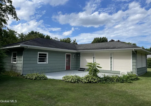 Photo 3 of Single family home for sale at 44 Meadowview Rd, Queensbury, NY 12804 | MLS# 202623592 | Listing updated on 2026-09-19