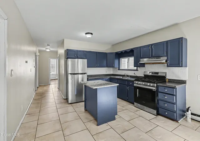 Listing Photo 4 - Condo for sale in building located at 81 N Allen St, Albany, NY 12203