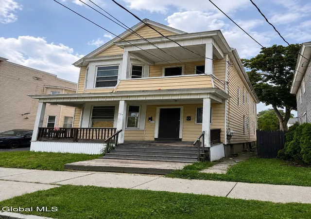Photo 3 of Sale Pending at 139 Ontario St, Albany, NY 12206 | MLS# 202623794 | Listing updated on 2026-09-10
