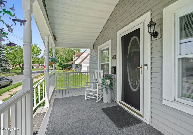 4th image of 1176 Dean St, Schenectady, NY 12309 | MLS# 202623801