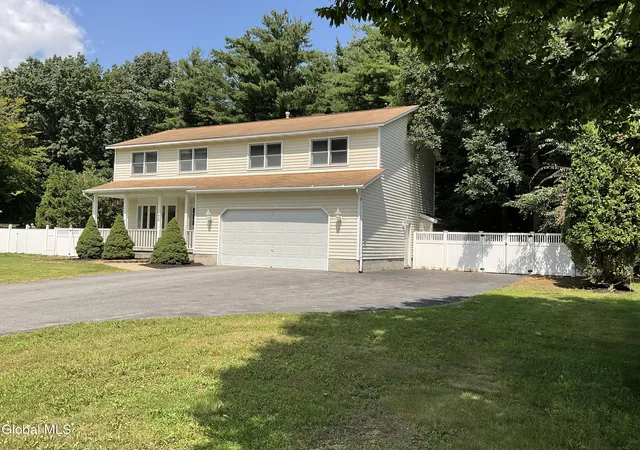 Photo 3 of Sale Pending at 12 Netherlands Blvd, Schenectady, NY 12306 | MLS# 202623602 | Listing updated on 2026-09-01