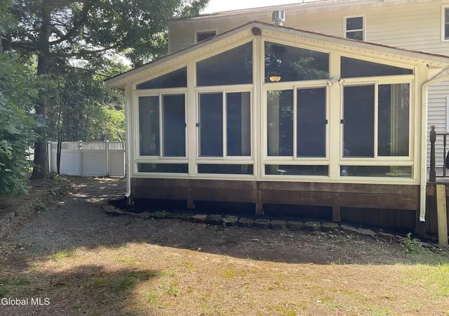 Photo 4 of Sale Pending at 12 Netherlands Blvd, Schenectady, NY 12306 | MLS# 202623602 | Listing updated on 2026-09-01