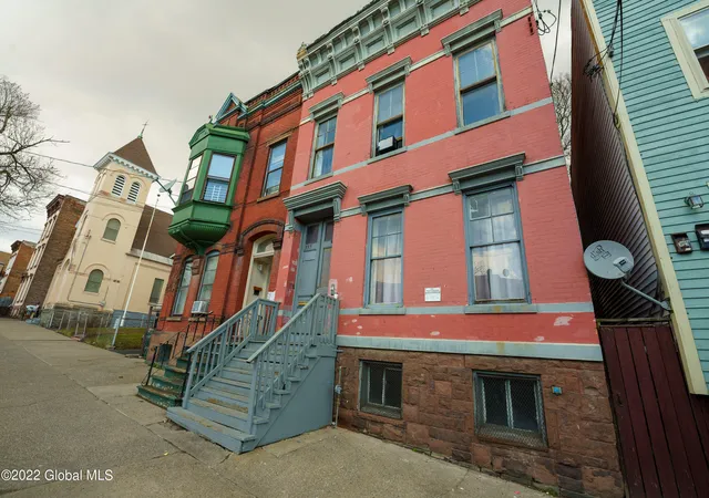2nd image of 355 Clinton Ave, Albany, NY 12206 | MLS# 202623724