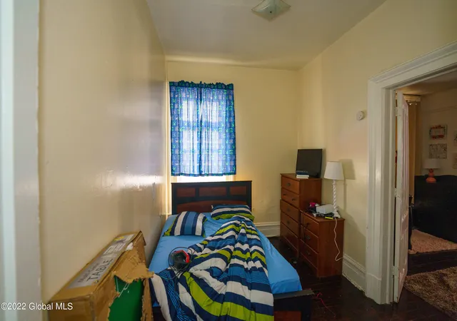 3rd image of 355 Clinton Ave, New York City, NY 11238