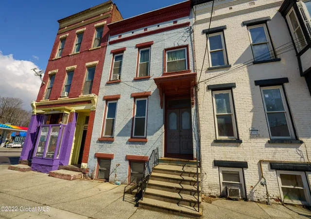 2nd image of 611 Clinton Ave, Albany, NY 12206 | MLS# 202623728