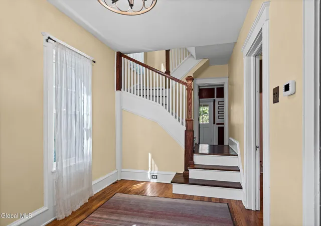 4th image of 521 Mercer St, Albany, NY 12208 | MLS# 202623897