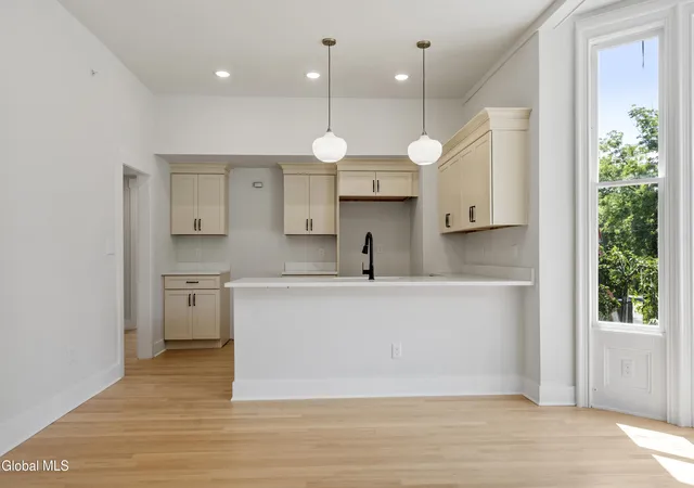 4th image of 182 Excelsior Ave #1, Saratoga Springs, NY 12866 | MLS# 202623823