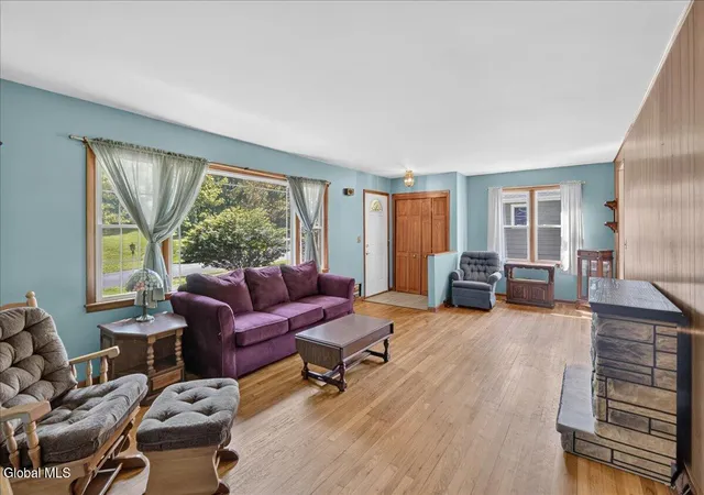 3rd image of 31 Brunswick Park Dr, Brunswick, NY 12180 | MLS# 202624405
