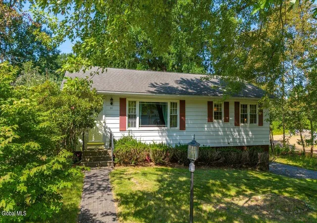 40th image of 31 Brunswick Park Dr, Brunswick, NY 12180 | MLS# 202624405