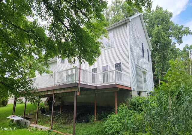 Photo 3 of Single family home for sale at 5 Homestead Dr, Latham, NY 12110 | MLS# 202623757 | Listing updated on 2026-08-14