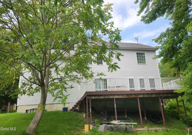 Photo 3 of Single family home for sale at 5 Homestead Dr, Latham, NY 12110 | MLS# 202623757 | Listing updated on 2026-08-14