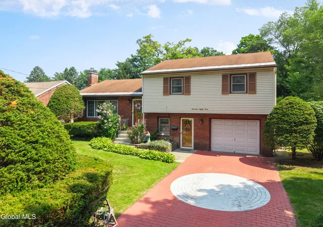 2nd image of 1783 St Mary's Ln, Schenectady, NY 12303 | MLS# 202624185
