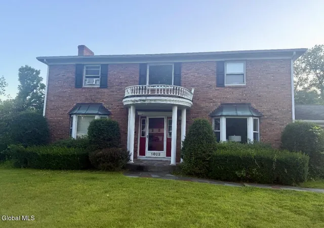 2nd image of 1022 Country Brook Ct, Schenectady, NY 12306 | MLS# 202623797