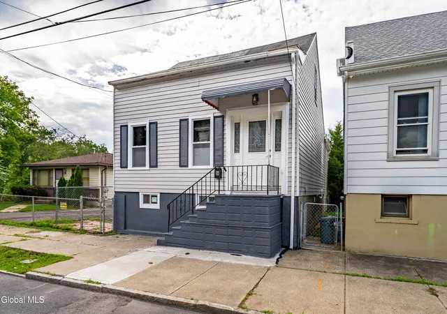 1st image of 6 Garden St, Albany, NY 12209 | MLS# 202623777