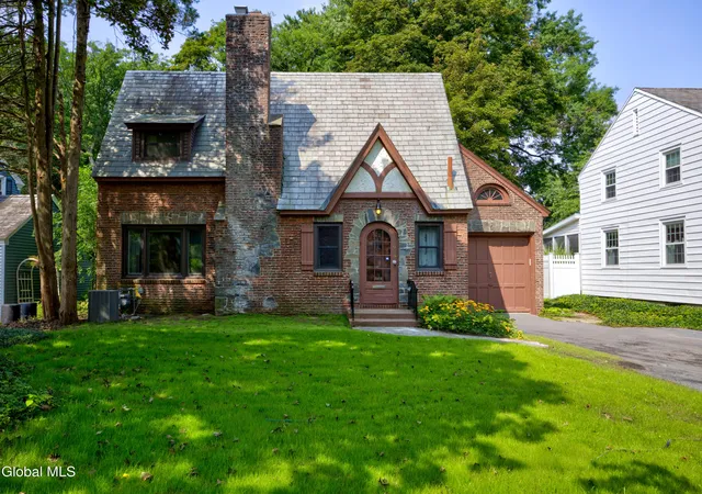1st image of 1929 Dean St, Schenectady, NY 12309 | MLS# 202623769