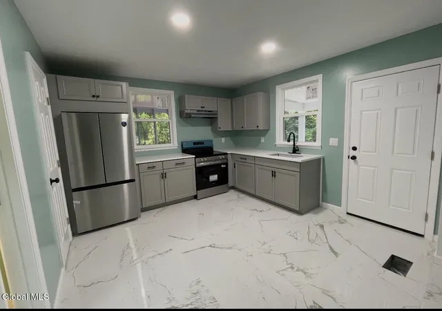 Photo 4 of Single family home for sale at 6 Clayton St, Amsterdam, NY 12010 | MLS# 202623772 | Listing updated on 2026-09-17