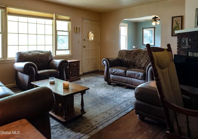 Photo 4 of Single family home for sale at 3027 Albany St, Schenectady, NY 12304 | MLS# 202623940 | Listing updated on 2026-10-05
