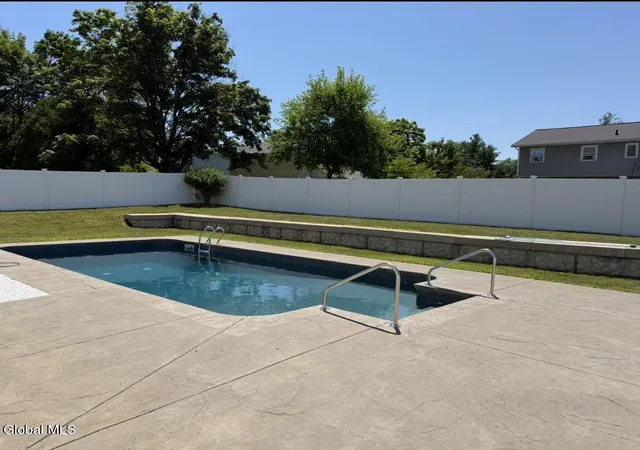 14th image of 16 Sherbrook Dr, Selkirk, NY 12158 | MLS# 202623844