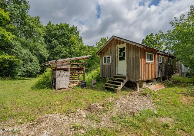 3rd image of 127 Lincoln Hill Rd, Eagle Bridge, NY 12057 | MLS# 202624213