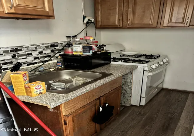 Listing Photo 5 - Condo for sale in building located at 601-603 2nd Ave, Troy, NY 12182