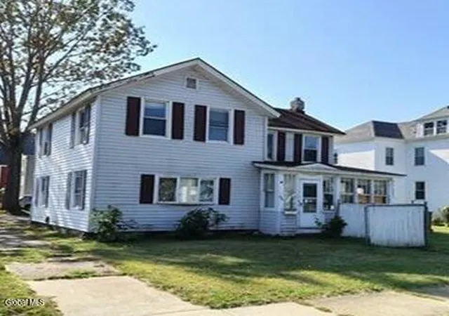 3rd image of 126 E Bloomfield St, Rome, NY 13440 | MLS# 202623851